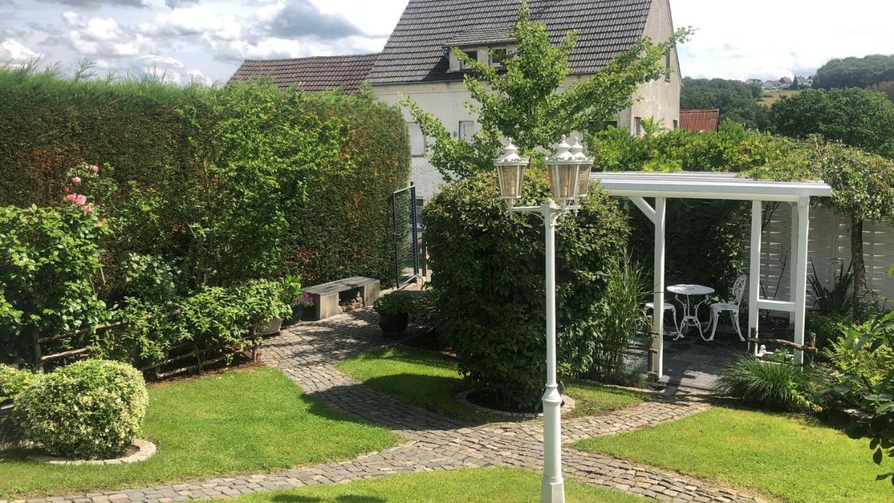 Appartement Wohnen Im Bergischen Fachwerk à Overath Extérieur photo